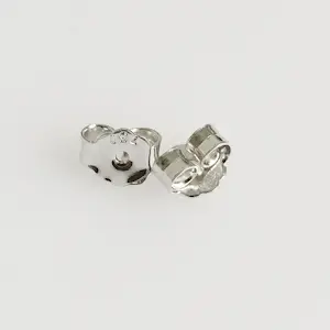 Diamanten oorknopjes kopen? Bied vanaf 400!