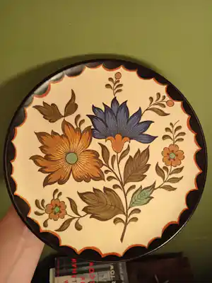 Plateelbakkerij Flora - Bord in uitstekende conditie verkocht voor € 20!