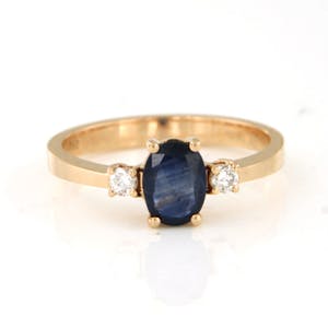 18K Goud - roodgouden ring met saffier en twee briljant geslepen diamanten kopen? Bied vanaf 350!