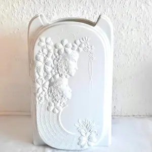A.K. Kaiser Porzellan - Op Art Vase Bisquit Porzellan Design Wolfgang Gawantka signiert 70er Jahre kopen? Bied vanaf 70!