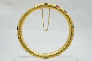 29 - Gedeeltelijk 18 Krt geel-gouden opengewerkte armband met diverse kleuren kopen? Bied vanaf 380!