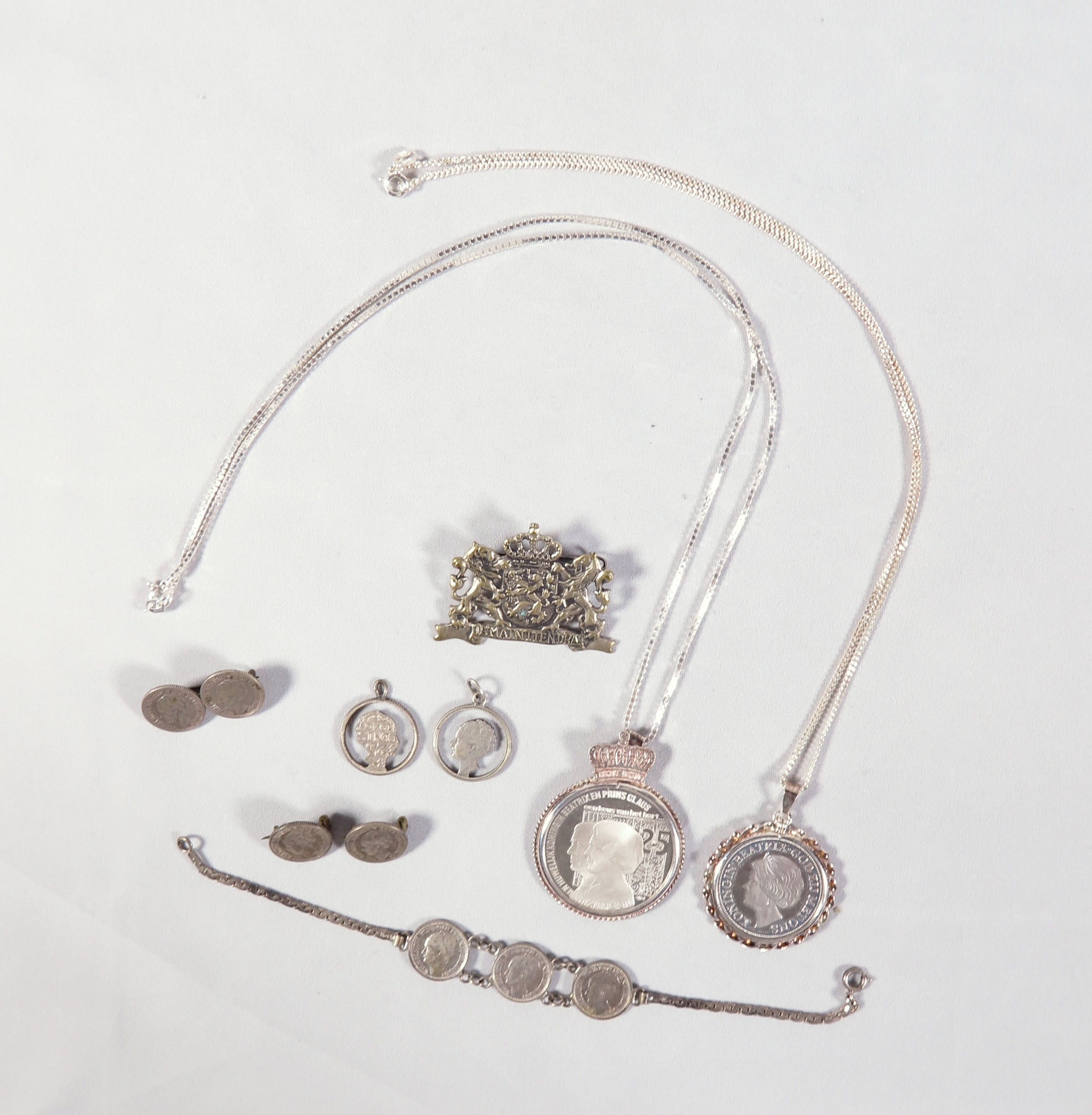 Lot De Bijoux Vintage De 512 Grammes – Argenté, Argent, Acier, Divers Styles Anciens Et Fantaisie