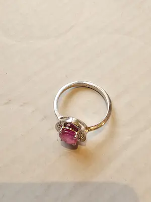 ZILVEREN RING 925 MET ROBIJNEN EN ZIRKONIA kopen? Bied vanaf 90!