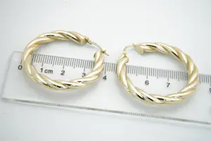 24 - GROTE set (zo goed als nieuwe) geel-goud & gedraaide 14 Krt oorclips kopen? Bied vanaf 195!