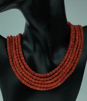 5-strengs antieke bloedkoraal ketting 14k gouden slot filigrain kopen? Bied vanaf 1650!
