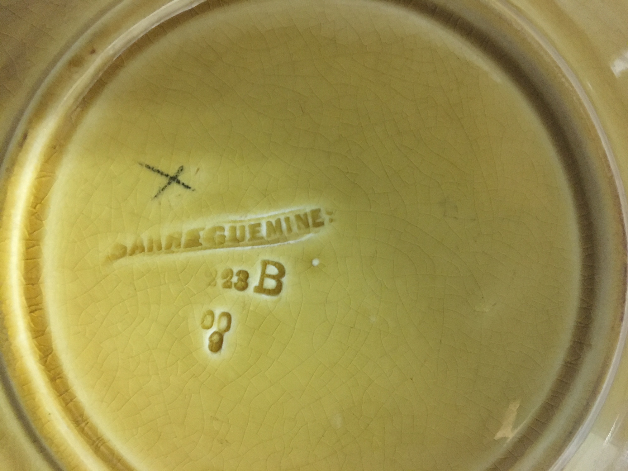 Niet of onleesbaar gesigneerd - Sarreguemimes & St. Clement - Twee Barbotine Majolica sierborden kopen? Bied vanaf 1!