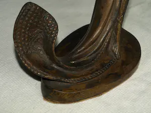 Brons (Onbekend) - Bronzen beeld , Vrouw – in Art Deco stijl – hoogte 38 cm. kopen? Bied vanaf 1!
