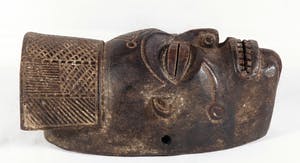 Chokwe - Pwo masker met een kroon op het hoofd kopen? Bied vanaf 1!