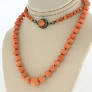 Zilveren slot aan een koraal kralen collier - 50 cm lang kopen? Bied vanaf 160!