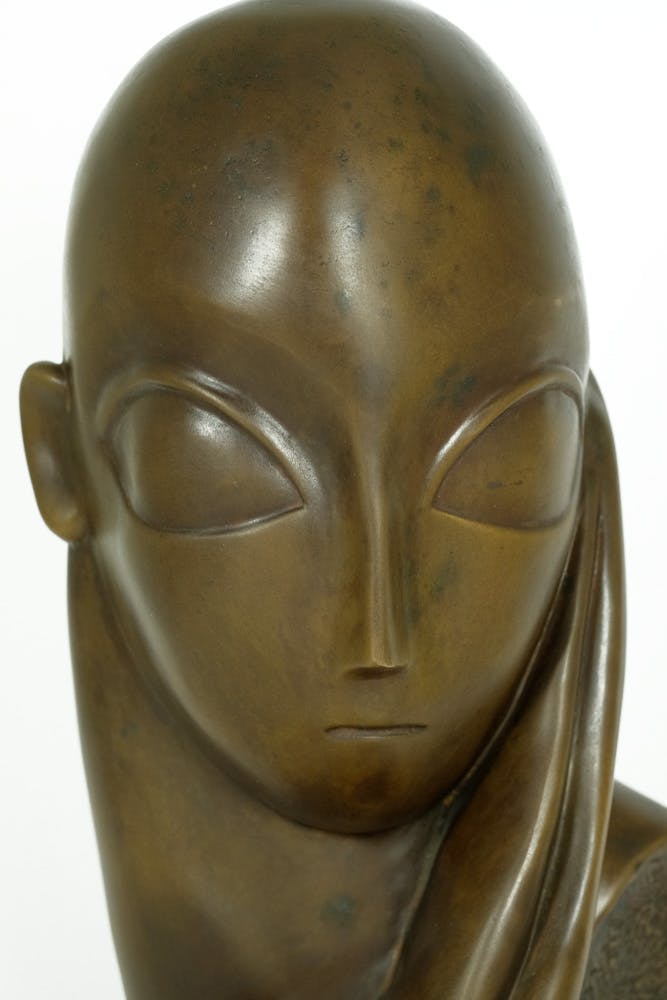 Constantin Brancusi - Bronzen beeld getiteld 'Mademoiselle Pogany II' kopen? Bied vanaf 1900!