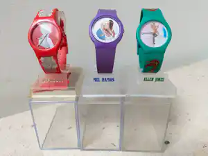 Mel Ramos - Jeff Koons - Allen Jones: 3 design polshorloges verkocht voor € 15!