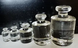 Niet of onleesbaar gesigneerd - 5x Vintage glazen (apothekers) gewichten. kopen? Bied vanaf 1!