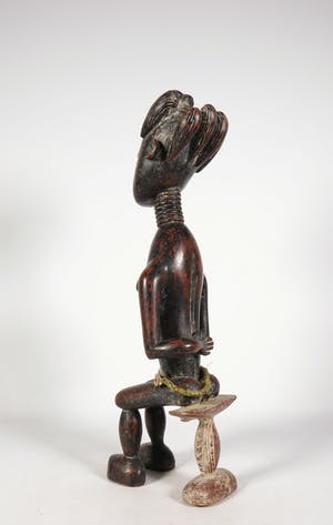 Afrikaans - Hout, Zittend vrouwfiguur kopen? Bied vanaf 1!