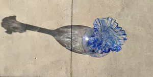 Niet of onleesbaar gesigneerd - Grote, zwierige vaas, blauw glas, handgemaakt kopen? Bied vanaf 1!