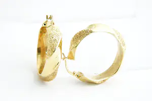 38- Paar grote 18 karaats gouden gedraaide oorsieraden - gefaseerd afgewerkt kopen? Bied vanaf 140!