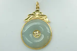 58 - Grote hoog gehalte 20 Krt gouden hanger met lichtgroene ronde Jade kopen? Bied vanaf 430!
