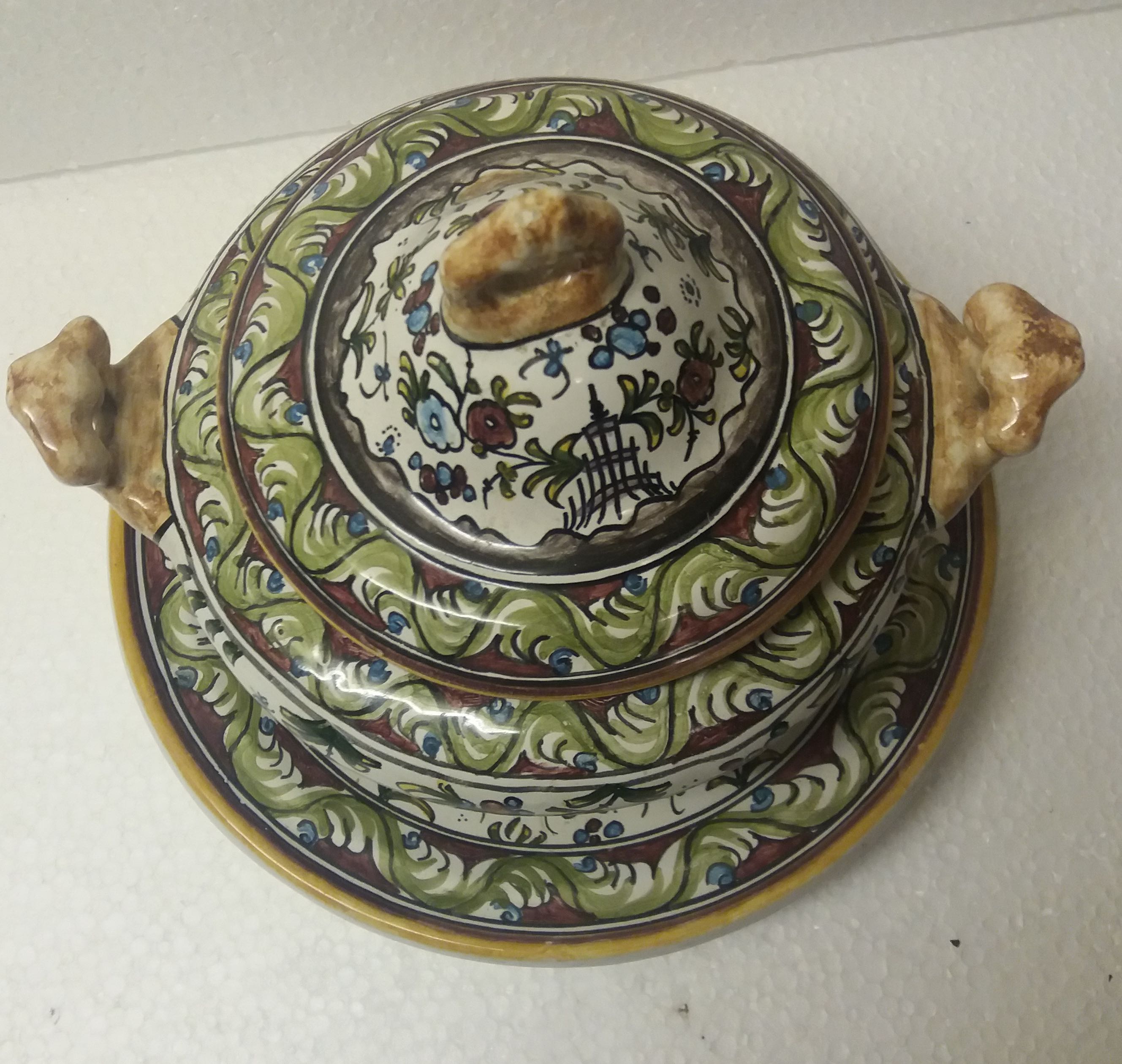 Niet of onleesbaar gesigneerd - Portugal Hand Painted Soup Tureen kopen? Bied vanaf 1!