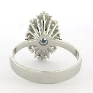 14k wit gouden ring bezet met saffier en single cut geslepen diamant tot. 0.11ct kopen? Bied vanaf 450!