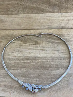 Zilveren  Choker met  lichtblauwe kleursteen en zirkonia kopen? Bied vanaf 59!