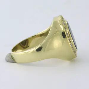 14k gouden heren ring bezet met lapis lazuli en briljant geslepen diamant kopen? Bied vanaf 455!