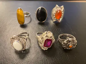Lot van 6 zilveren ringen kopen? Bied vanaf 30!