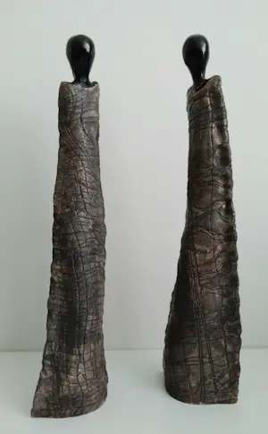 Niet of onleesbaar gesigneerd - abstracte figuren, handgemaakt 40 cm hoog kopen? Bied vanaf 1!
