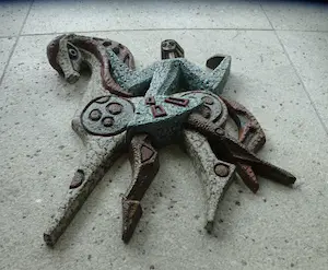 Joop Puntman - Unieke zeldzame wandplaquette - sculptuur van dansende figuur met paard kopen? Bied vanaf 250!