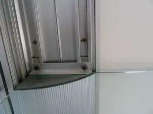 Niet of onleesbaar gesigneerd - Vintage glazen wandrek jaren “60-”70 (glas-aluminium) kopen? Bied vanaf 1!