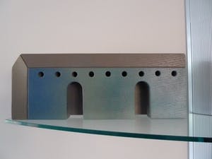 Niet of onleesbaar gesigneerd - Stenen relief “Toscaans Wijnpakhuis" kopen? Bied vanaf 1!