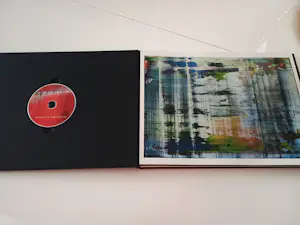 Gerhard Richter - "RICHTER 858" - 2002 - Hardcover + 8 abstrakte Bilder + CD kopen? Bied vanaf 300!