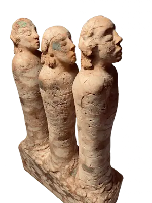 Hubertus Biezemans - drie figuren in rij kopen? Bied vanaf 495!