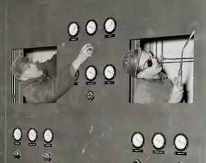 Ben van Meerendonk - Werklieden bezig aan de nieuwe electriciteitscentrale Hemweg, 1/2/1952 verkocht voor € 50!