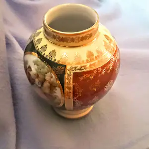 DW Karlsbader Porzellan - Vase Josef Kuba JKW Dekor Karlsbad handbemalt Galante Szene 40er Jahre kopen? Bied vanaf 85!