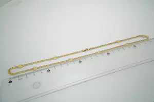 32 - Apart 18 karaats geel-gouden collier met 8 massieve hartjes. kopen? Bied vanaf 650!