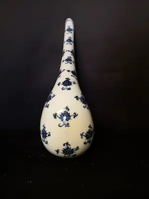 Niet of onleesbaar gesigneerd - CHINA; Blue & White Spoon, gemerkt verticaal zes karakter Kaishu kopen? Bied vanaf 1!