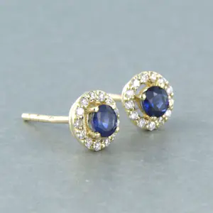 14k gouden entourage oorknoppen met saffier en briljant geslepen diamant kopen? Bied vanaf 260!
