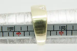 90 - Zo goed als nieuwe 14krt gouden solitair ring met 0.03ct diamant kopen? Bied vanaf 190!