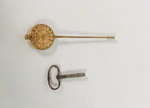 Klokken - Neoclassistisch messing klokkenstel met twee kandelaren kopen? Bied vanaf 150!
