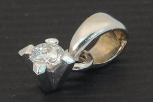 2507- wit-gouden 18 karaats solitairhanger - met briljant - 0.15ct - H/VS kopen? Bied vanaf 90!