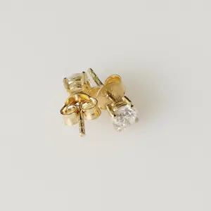 Diamanten oorknopjes kopen? Bied vanaf 850!