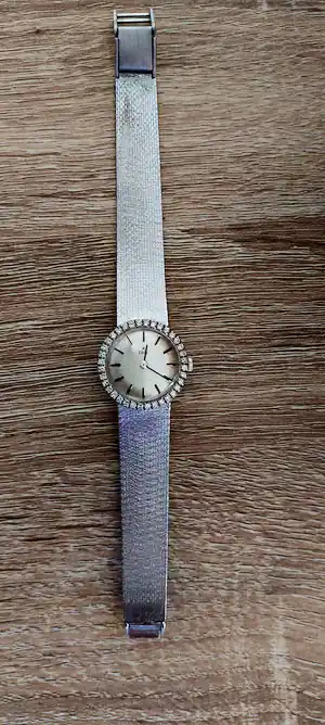 18K Goud - 18kt Witgouden Ebel horloge met 36 briljantjes verkocht voor € 1215!