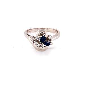 18K Goud - witgouden ring met diamant en saffier. maat 54,25(17,5) 3,76gr verkocht voor € 240!