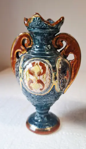 Keramiek overige - 2 vaasjes merk Romano. Dit is een antieke majolica kopen? Bied vanaf 20!