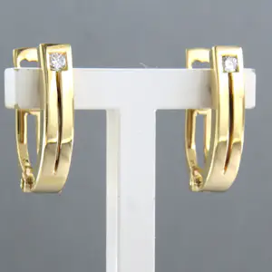 18k geel gouden oorbellen bezet met briljant geslepen diamant 0.06 ct kopen? Bied vanaf 360!