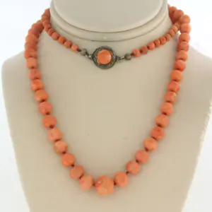 Zilveren slot aan een koraal kralen collier - 50 cm lang kopen? Bied vanaf 160!
