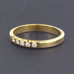18K Goud - rijring bezet met briljant geslepen diamant totaal circa 0.15 ct, ringmaat 18 kopen? Bied vanaf 240!