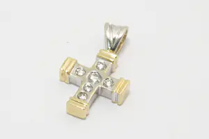 23 - Fraai 18 karaat bicolor-goud & ca. 0.25ct diamanten kruishanger kopen? Bied vanaf 180!