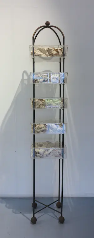 Henny Schakenraad - Mixed Media / Zeer groot object van o.a. metaal, plexiglas en papier, BEWAREN kopen? Bied vanaf 320!