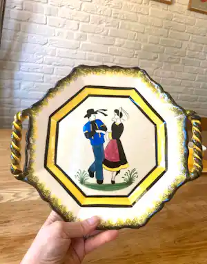 Quimper Faience - Henriot Quimper Schaal met Bretons Danspaar kopen? Bied vanaf 20!
