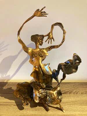 Yves Lohe - Femme au vent - vrouw in de wind verkocht voor € 500!